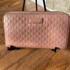 Gucci Zippy Wallet